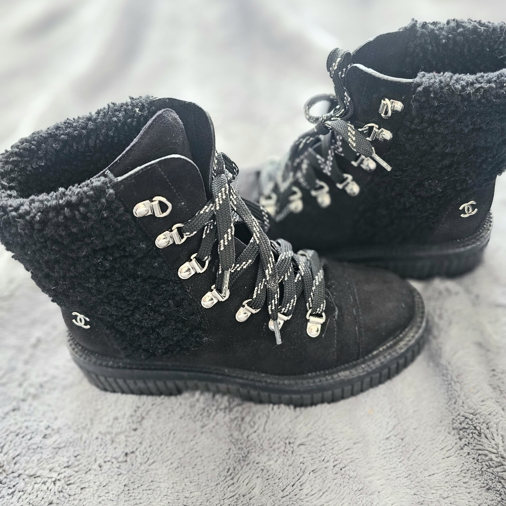 CHANEL black boots - Picture 3 of 10